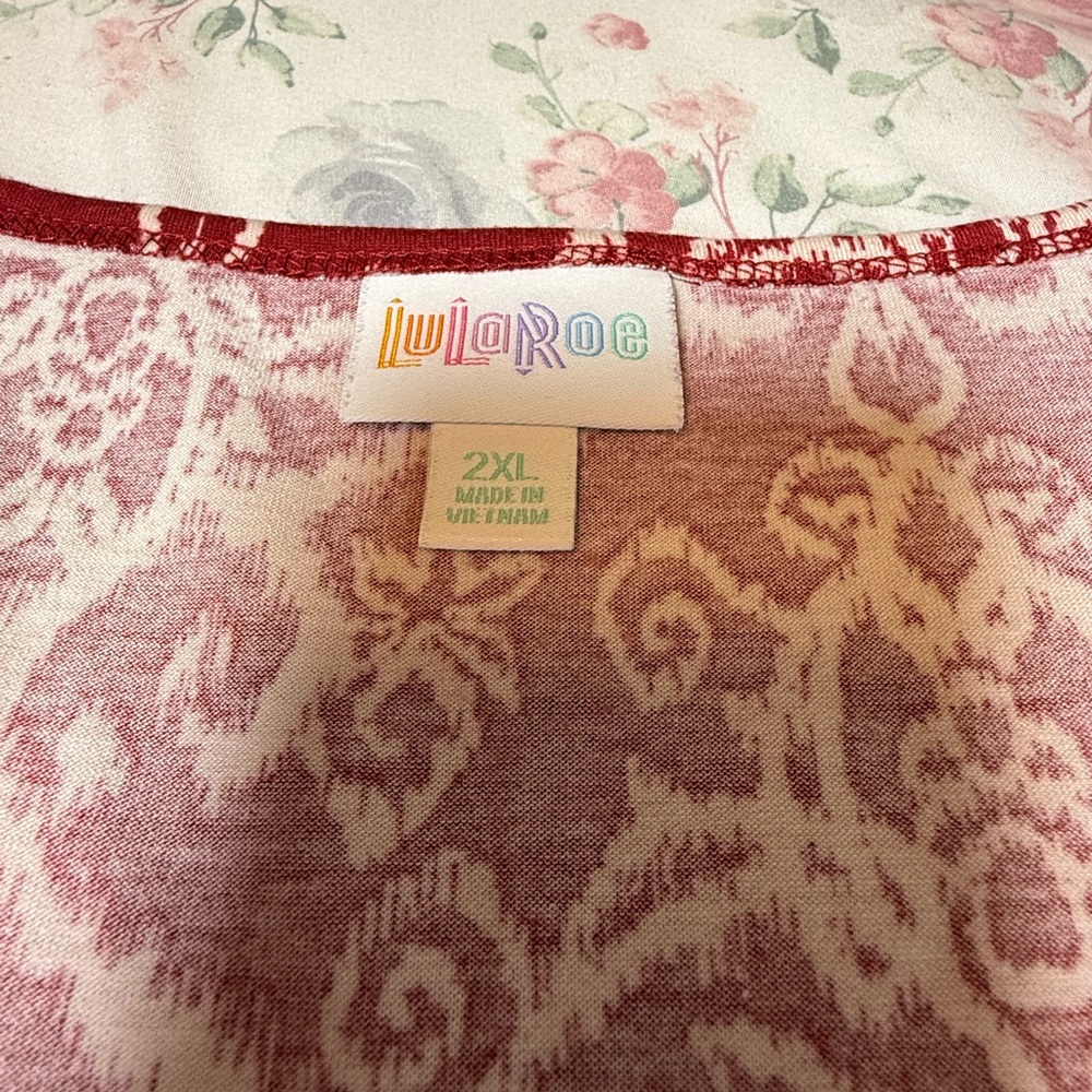 LuLaRoe Women's Top in Red and White Pattern - Picture 2 of 3